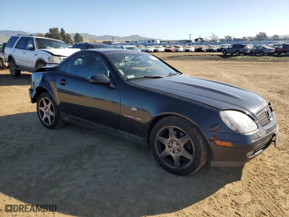 2000 Mercedes-Benz SLK-Class Kompressor with VIN WDBKK47F1YF164000, listed as a Copart auction lot 46366685 with 127,904 mi miles and Salvage Title. Bid and sale history available at carsss.com. Image 4.