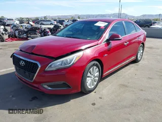 2016 Hyundai Sonata Hybrid SE with VIN KMHE24L18GA038247, listed as a IAAI auction lot 41603106 with 208,891 mi miles. Bid and sale history available at carsss.com. Image 2.