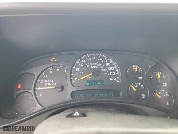 2003 Chevrolet Silverado 1500 Work Truck with VIN 2GCEC19X831130085, listed as a Copart auction lot 84295874 with 204,175 mi miles and Salvage Title. Bid and sale history available at carsss.com. Image 9.