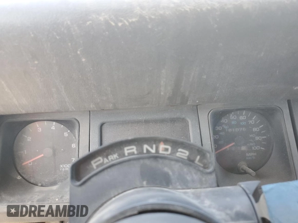 1993 Jeep Wrangler z VIN 1J4FY29S4PP232079, wystawiony jako Copart lot #58055335 z przebiegiem 181 076 mil mil oraz Czysty tytuł • Clean title. Historia ofert i sprzedaży dostępna na DreamBid. Obrazek 9.