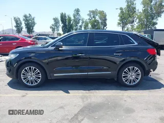 2016 Lincoln MKX Reserve z VIN 2LMTJ6LP1GBL74874, wystawiony jako IAAI lot #42375170 z przebiegiem 87 512 mil mil oraz . Historia ofert i sprzedaży dostępna na DreamBid. Obrazek 15.
