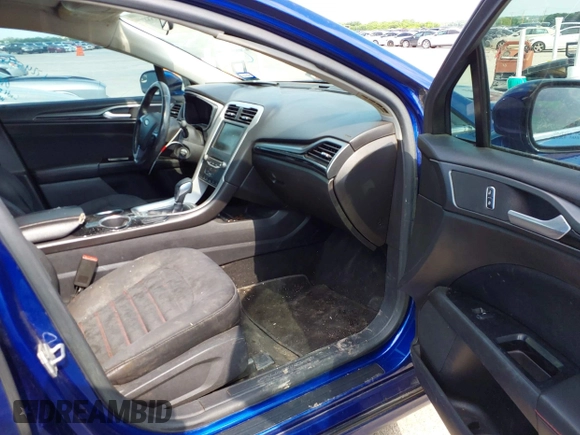 2013 Ford Fusion SE with VIN 3FA6P0H76DR387981, listed as a IAAI auction lot 42058898 with 176,868 mi miles. Bid and sale history available at carsss.com. Image 5.