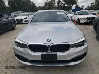 2018 BMW 5 Series 530i xDrive with VIN WBAJA7C59JG907384, listed as a Copart auction lot 43800145 with 95,961 mi miles and Salvage Title. Bid and sale history available at carsss.com. Image 5.