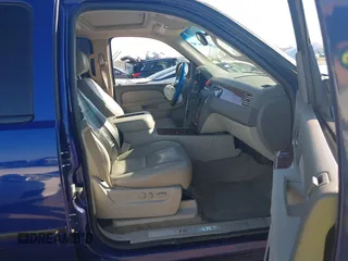 2010 Chevrolet Tahoe LTZ z VIN 1GNUCCE08AR266535, wystawiony jako IAAI lot #41154068 z przebiegiem 212 010 mil mil oraz . Historia ofert i sprzedaży dostępna na DreamBid. Obrazek 5.