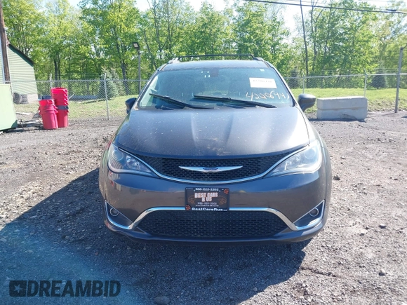 2018 Chrysler Pacifica Touring L with VIN 2C4RC1BG1JR112084, listed as a IAAI auction lot 42206441 with 163,952 mi miles and . Bid and sale history available at DreamBid. Image 6.