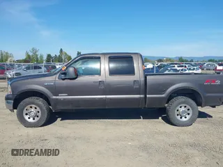 2006 Ford F-250 XL z VIN 1FTSW21P16ED75714, wystawiony jako IAAI lot #42029148 z przebiegiem Nie podano mil oraz . Historia ofert i sprzedaży dostępna na DreamBid. Obrazek 14.