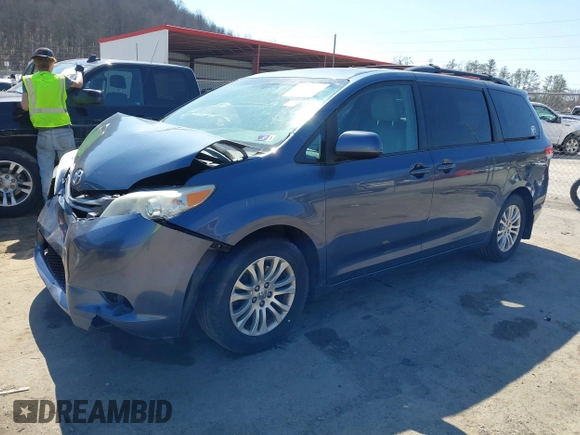 2013 Toyota Sienna XLE AAS with VIN 5TDYK3DC0DS398381, listed as a IAAI auction lot 41773688 with 169,055 mi miles. Bid and sale history available at carsss.com. Image 17.