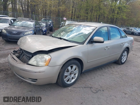 2005 Ford Five Hundred SE z VIN 1FAFP23115G121341, wystawiony jako IAAI lot #42027397 z przebiegiem 110 851 mil mil oraz . Historia ofert i sprzedaży dostępna na DreamBid. Obrazek 23.