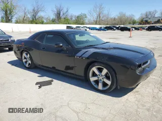 2010 Dodge Challenger R/T Classic z VIN 2B3CJ5DTXAH135299, wystawiony jako Copart lot #51900125 z przebiegiem 184 783 mil mil oraz Szkoda całkowita • Salvage title. Historia ofert i sprzedaży dostępna na DreamBid. Obrazek 4.