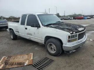 1998 GMC Sierra 1500 with VIN 2GDEC19R3W1562357, listed as a Copart auction lot 42298055 with 232,232 mi miles and Clean Title. Bid and sale history available at DreamBid. Image 4.
