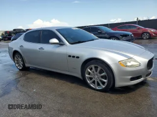 2009 Maserati Quattroporte z VIN ZAMFK39A190043806, wystawiony jako Copart lot #59159025 z przebiegiem 74 106 mil mil oraz Czysty tytuł • Clean title. Historia ofert i sprzedaży dostępna na DreamBid. Obrazek 4.