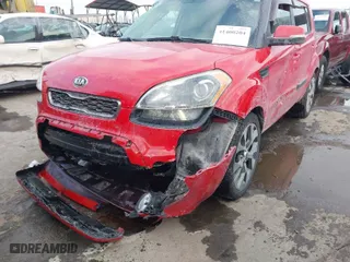 2013 Kia Soul + with VIN KNDJT2A62D7628259, listed as a IAAI auction lot 41400204 with 87,200 mi miles. Bid and sale history available at carsss.com. Image 6.