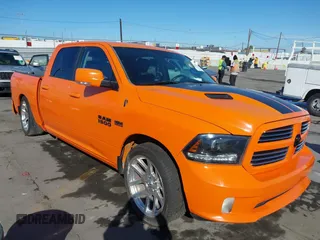 2015 Ram 1500 Sport z VIN 1C6RR6MT8FS686250, wystawiony jako IAAI lot #41701906 z przebiegiem 178 427 mil mil oraz . Historia ofert i sprzedaży dostępna na DreamBid. Obrazek 1.