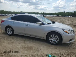 2017 Nissan Altima SR z VIN 1N4AL3AP1HN303995, wystawiony jako Copart lot #56240495 z przebiegiem 183 186 mil mil oraz Szkoda całkowita • Salvage title. Historia ofert i sprzedaży dostępna na DreamBid. Obrazek 4.