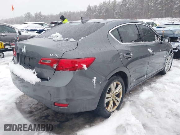 2013 Acura ILX with VIN 19VDE1F37DE021105, listed as a IAAI auction lot 41556381 with 125,543 mi miles. Bid and sale history available at carsss.com. Image 4.