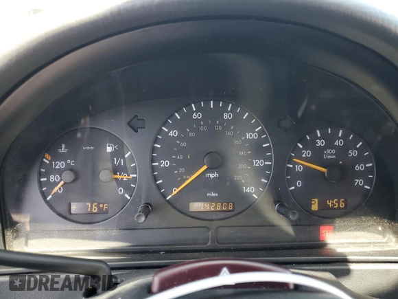 2000 Mercedes-Benz M 320/430/500 with VIN 4JGAB72EXYA193906, listed as a Copart auction lot 62025125 with 142,808 mi miles and Salvage title. Bid and sale history available at DreamBid. Image 9.