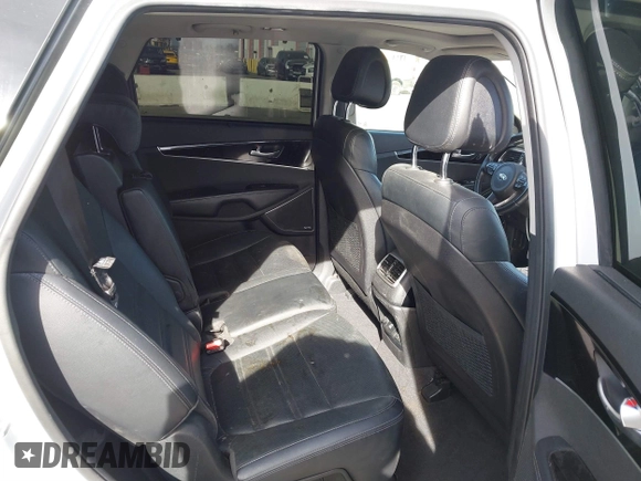 2016 Kia Sorento SX with VIN 5XYPK4A55GG083584, listed as a IAAI auction lot 41414740 with 58,035 mi miles. Bid and sale history available at carsss.com. Image 8.