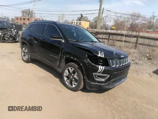 2019 Jeep Compass Limited z VIN 3C4NJDCB4KT674567, wystawiony jako IAAI lot #42081728 z przebiegiem 103 297 mil mil oraz . Historia ofert i sprzedaży dostępna na DreamBid. Obrazek 1.