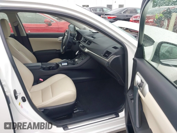 2012 Lexus CT 200h с VIN JTHKD5BH3C2066143, выставлен на аукционе IAAI как лот 42381163 с пробегом 45 355 миль миль и . История ставок и продаж доступна на DreamBid. Изображение 5.