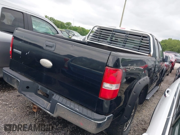 2007 Ford F-150 XLT with VIN 1FTPX14V07KC69605, listed as a IAAI auction lot 39335496 with 125,447 mi miles. Bid and sale history available at carsss.com. Image 4.