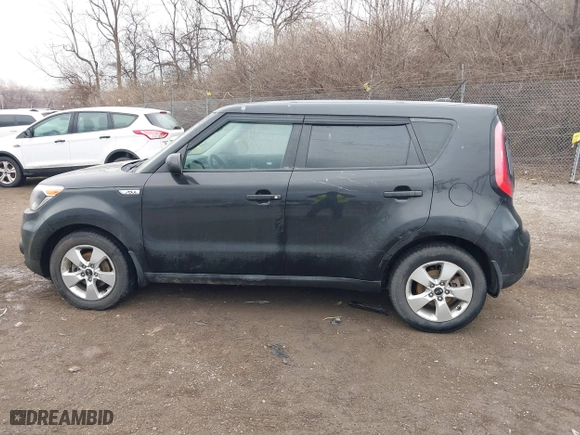 2017 Kia Soul with VIN KNDJN2A25H7466978, listed as a IAAI auction lot 41689803 with 92,848 mi miles. Bid and sale history available at carsss.com. Image 15.