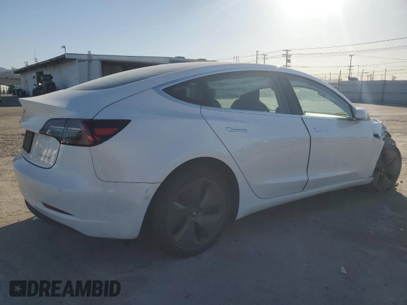 2020 Tesla Model 3 Long Range z VIN 5YJ3E1EB4LF650258, wystawiony jako Copart lot #49267215 z przebiegiem 128 825 mil mil oraz Szkoda całkowita • Salvage title. Historia ofert i sprzedaży dostępna na DreamBid. Obrazek 3.
