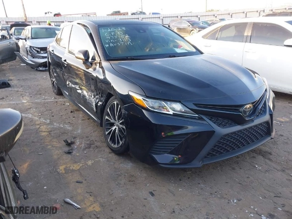 2020 Toyota Camry SE with VIN 4T1G11AK4LU913113, listed as a IAAI auction lot 41501268 with 120,000 mi miles. Bid and sale history available at carsss.com. Image 1.