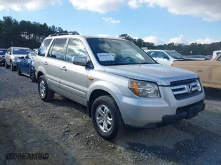 2008 Honda Pilot VP with VIN 5FNYF28278B020066, listed as a IAAI auction lot 40987012 with 210,188 mi miles. Bid and sale history available at carsss.com. Image 1.