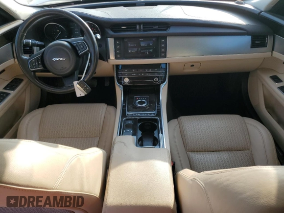 2016 Jaguar XF 35t Prestige with VIN SAJBE4BV5GCY16769, listed as a Copart auction lot 76058864 with 122,649 mi miles and Salvage Title. Bid and sale history available at carsss.com. Image 8.