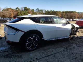 2024 Kia EV6 Wind with VIN KNDC34LA4R5214537, listed as a Copart auction lot 79920044 with 5,597 mi miles and Clean Title. Bid and sale history available at carsss.com. Image 3.