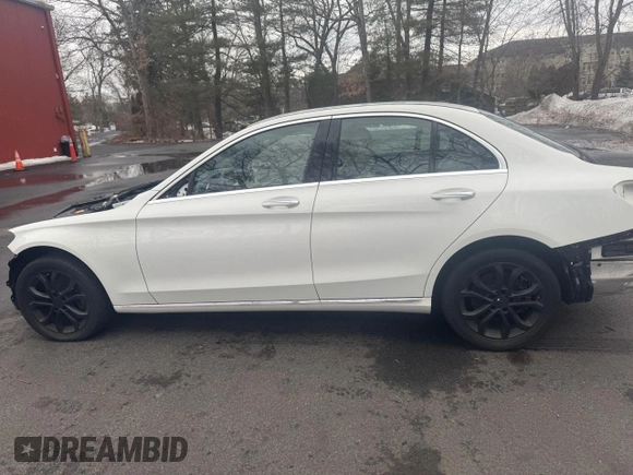 2015 Mercedes-Benz C 300 Luxury с VIN 55SWF4KB0FU063185, выставлен на аукционе Copart как лот 67022065 с пробегом Не указан миль и Чистый • Clean title. История ставок и продаж доступна на DreamBid. Изображение 10.