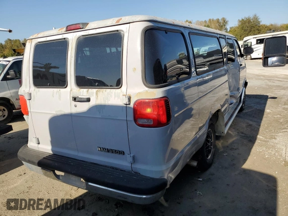 2002 Dodge Passenger z VIN 2B5WB35Z62K113765, wystawiony jako Copart lot #71943144 z przebiegiem 81 060 mil mil oraz Szkoda całkowita • Salvage title. Historia ofert i sprzedaży dostępna na DreamBid. Obrazek 3.