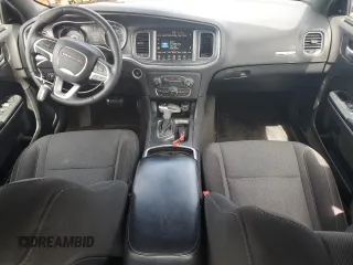 2015 Dodge Charger SXT z VIN 2C3CDXHG5FH824077, wystawiony jako Copart lot #57348715 z przebiegiem 181 421 mil mil oraz Czysty tytuł • Clean title. Historia ofert i sprzedaży dostępna na DreamBid. Obrazek 8.