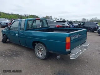 1995 Nissan Trucks 2WD XE with VIN 1N6SD16S4SC473362, listed as a IAAI auction lot 41938886 with 265,002 mi miles. Bid and sale history available at carsss.com. Image 3.