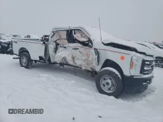 2023 Ford F-250 XL z VIN 1FT7W2BA8PEC62442, wystawiony jako Copart lot #87380684 z przebiegiem Nie podano mil oraz Szkoda całkowita • Salvage title. Historia ofert i sprzedaży dostępna na DreamBid. Obrazek 4.