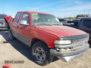 2000 Chevrolet Silverado 1500 LS with VIN 2GCEC19T1Y1147072, listed as a IAAI auction lot 41387790 with 207,587 mi miles. Bid and sale history available at carsss.com. Image 1.