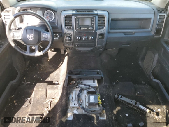 2015 Ram 1500 Tradesman z VIN 1C6RR7KM5FS547839, wystawiony jako Copart lot #77969884 z przebiegiem Nie podano mil oraz Szkoda całkowita • Salvage title. Historia ofert i sprzedaży dostępna na DreamBid. Obrazek 8.