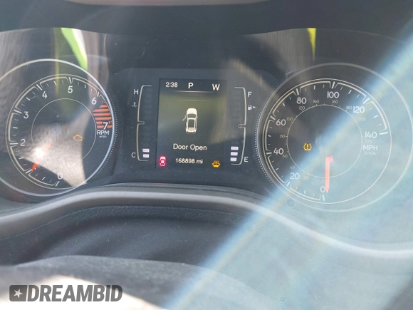 2017 Jeep Cherokee Altitude с VIN 1C4PJLAB3HW653413, выставлен на аукционе IAAI как лот 41154925 с пробегом 168 898 миль миль и . История ставок и продаж доступна на DreamBid. Изображение 7.