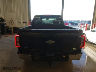 2010 Chevrolet Silverado 1500 LT with VIN 1GCSKSE31AZ155171, listed as a IAAI auction lot 41619404 with 209,422 mi miles. Bid and sale history available at carsss.com. Image 16.
