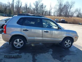 2006 Hyundai Tucson GL with VIN KM8JM12BX6U419239, listed as a IAAI auction lot 41755456 with 88,094 mi miles. Bid and sale history available at carsss.com. Image 13.