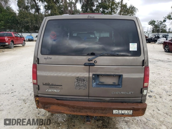 2001 Chevrolet Astro Cargo Van YF7 Upfitter with VIN 1GBDM19W61B157562, listed as a Copart auction lot 42945935 with 271,206 mi miles and Salvage Title. Bid and sale history available at carsss.com. Image 6.