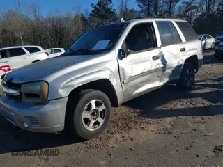 2006 Chevrolet TrailBlazer LS with VIN 1GNDS13S862265008, listed as a IAAI auction lot 41263151 with 254,504 mi miles and . Bid and sale history available at DreamBid. Image 2.