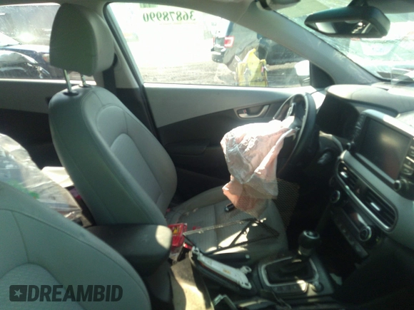2021 Hyundai Kona Ultimate with VIN KM8K5CA57MU610302, listed as a IAAI auction lot 36878990 with 5,985 mi miles. Bid and sale history available at carsss.com. Image 5.