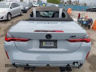 2022 BMW M4 Competition xDrive с VIN WBS33BA01NCJ58456, выставлен на аукционе IAAI как лот 42057802 с пробегом 50 846 миль миль и . История ставок и продаж доступна на DreamBid. Изображение 16.
