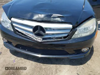 2009 Mercedes-Benz C 300 Sport z VIN WDDGF54X09F231689, wystawiony jako IAAI lot #42291790 z przebiegiem 143 573 mil mil oraz . Historia ofert i sprzedaży dostępna na DreamBid. Obrazek 6.