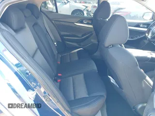 2016 Nissan Maxima SR with VIN 1N4AA6AP6GC398426, listed as a IAAI auction lot 41468260 with 153,716 mi miles and . Bid and sale history available at DreamBid. Image 8.