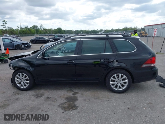 2013 Volkswagen Jetta SportWagen SE with VIN 3VWPX7AJ4DM655174, listed as a IAAI auction lot 42072632 with 65,899 mi miles. Bid and sale history available at carsss.com. Image 13.