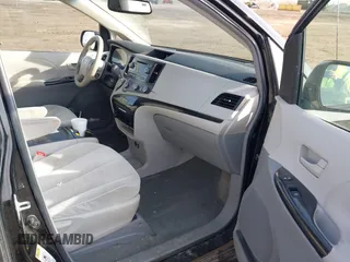 2011 Toyota Sienna LE AAS with VIN 5TDKK3DC4BS141226, listed as a IAAI auction lot 41786997 with 206,100 mi miles. Bid and sale history available at carsss.com. Image 5.