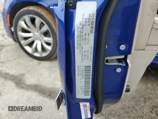 2019 Chrysler 300 Limited z VIN 2C3CCAEG4KH528739, wystawiony jako Copart lot #55757315 z przebiegiem 84 330 mil mil oraz Szkoda całkowita • Salvage title. Historia ofert i sprzedaży dostępna na DreamBid. Obrazek 12.