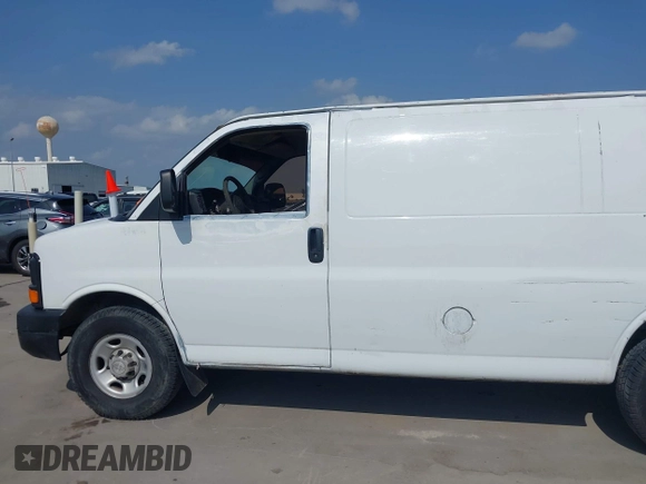 2007 Chevrolet Express Cargo with VIN 1GCGG25V471172398, listed as a IAAI auction lot 42429727 with 288,256 mi miles and . Bid and sale history available at DreamBid. Image 14.